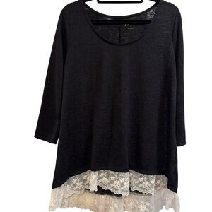 Arizona‎ Jean Company Black Top with Lace Trim